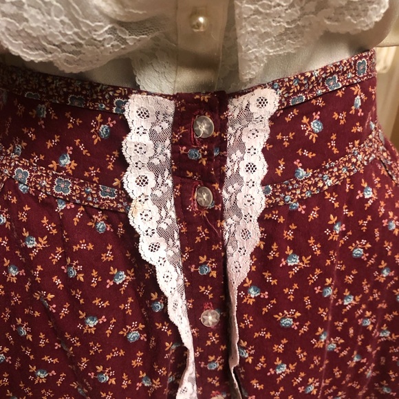 Vintage 1970’s handmade Gunne Sax style skirt / burgundy calico, button front - Picture 2 of 8
